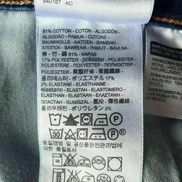 Levi’s Bermuda Short Dark Wash Size 30 - Picture 7 of 9